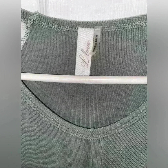 ❤️ Beautiful Ribbed & Floral Blouse - Picture 4 of 6